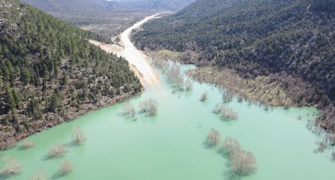Yirmi gündür kapalı! Konya-Antalya yolunda sular çekildi mi? İşte en güncel hali 6
